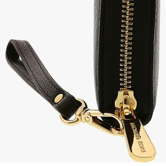 Michael Kors Women Black Wallet
Leather Wristlet Standard Size - Picture 3 of 8